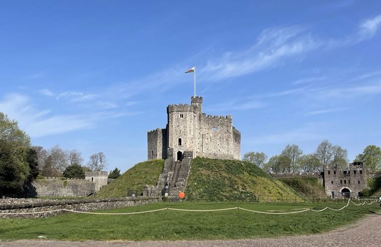 Cardiff castle.jpg